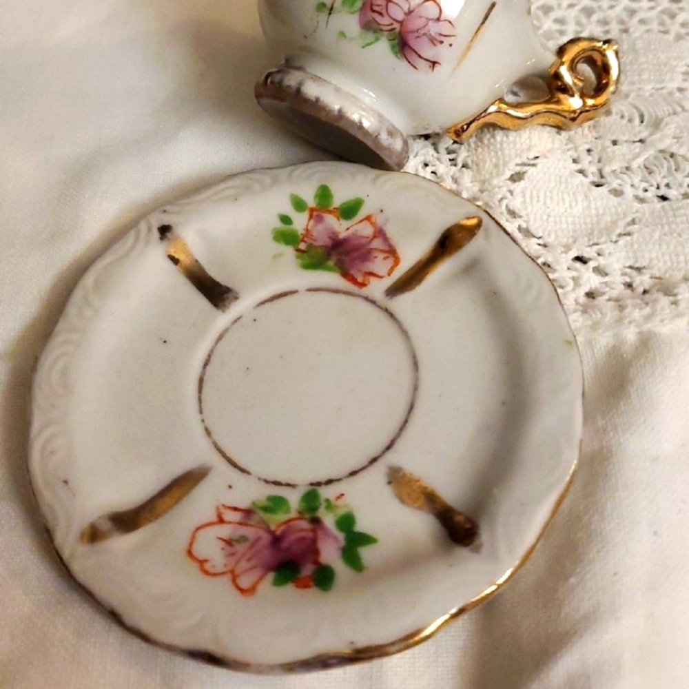 Vintage Mini Cup & Saucer - Picture 2 of 3